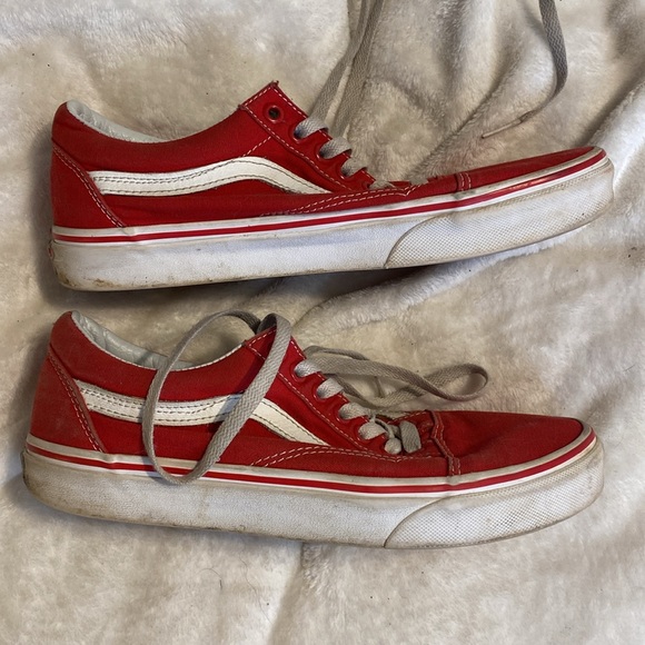 Red vans - Picture 5 of 8
